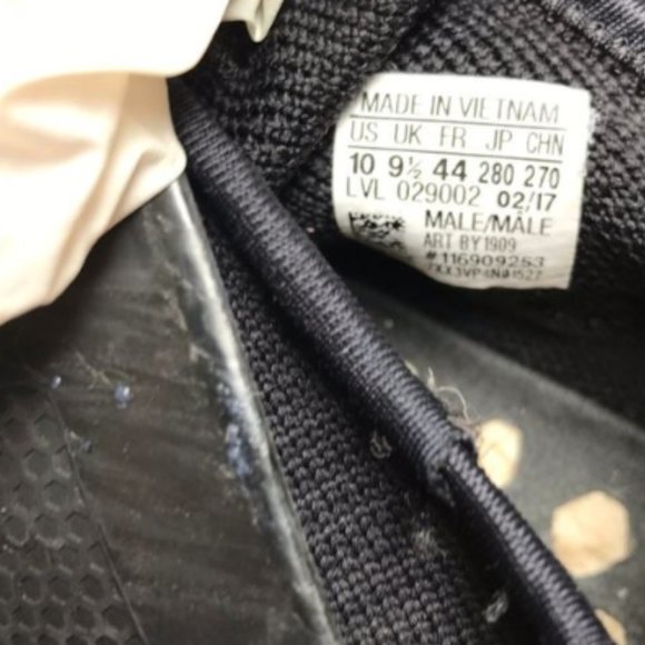 Adidas Boost Size: 10 - Picture 3 of 8